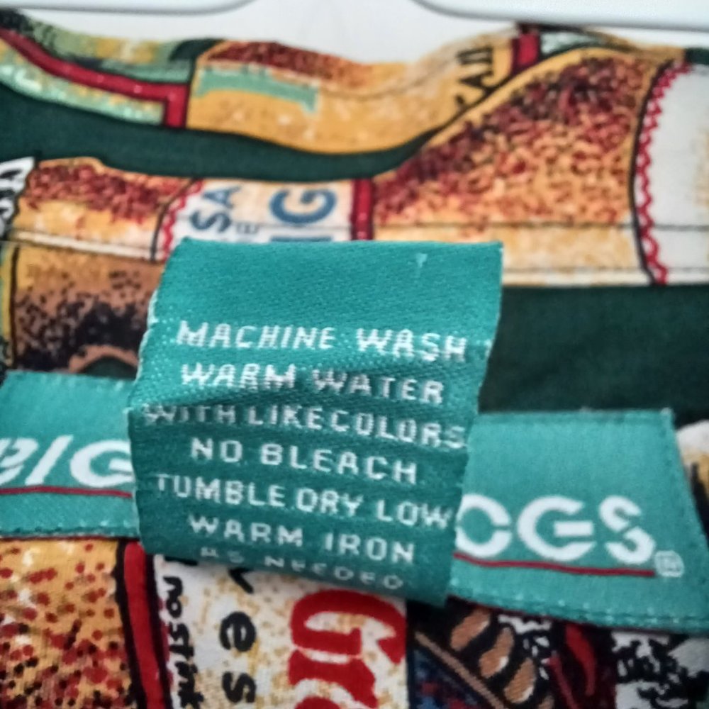 SOLD!--Big Dogs Vintage Hawaiian Shirt, Beer Bottles, Short Sleeve, Green, Large - Picture 6 of 6